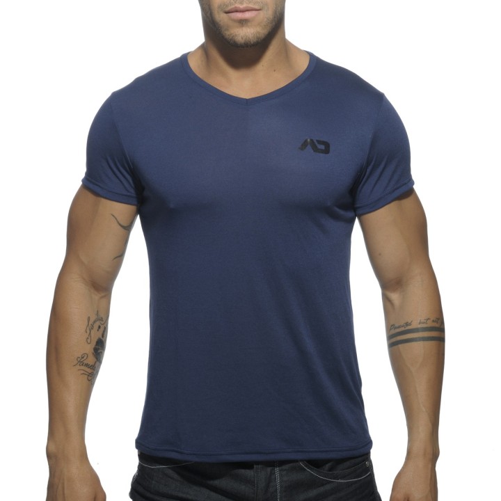 Addicted Basic V-Neck T-Shirt AD423